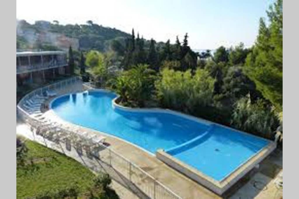 Les Terrasses Du Liouquet T2, Piscine , Parking , Mer A 150 M La Ciotat Buitenkant foto